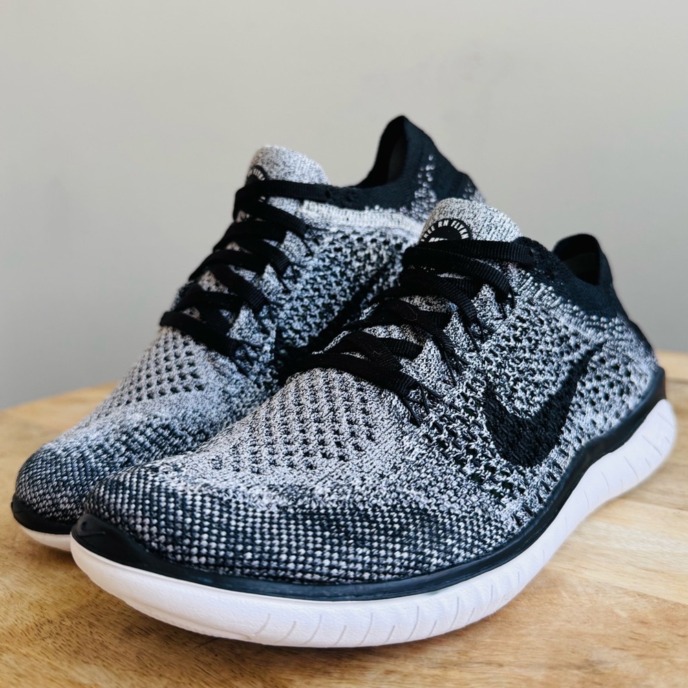 Nike Free RN Flyknit Running Shoes Black White Stretchy Lace Up Sneakers Sz 8 - Picture 2 of 12